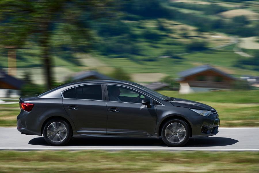 Toyota Avensis Sedan (T270) 2015 года  (фото 15 из 34)